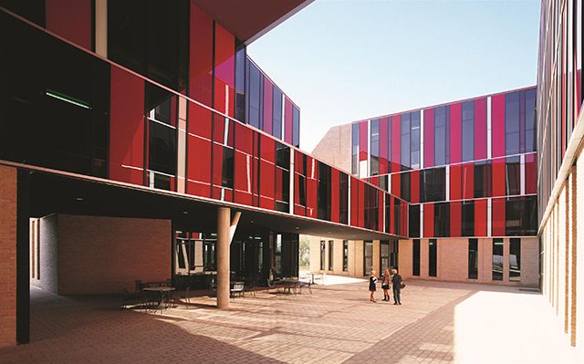 Alejandro-Aravena-St-Edwards-University-02_0.jpg