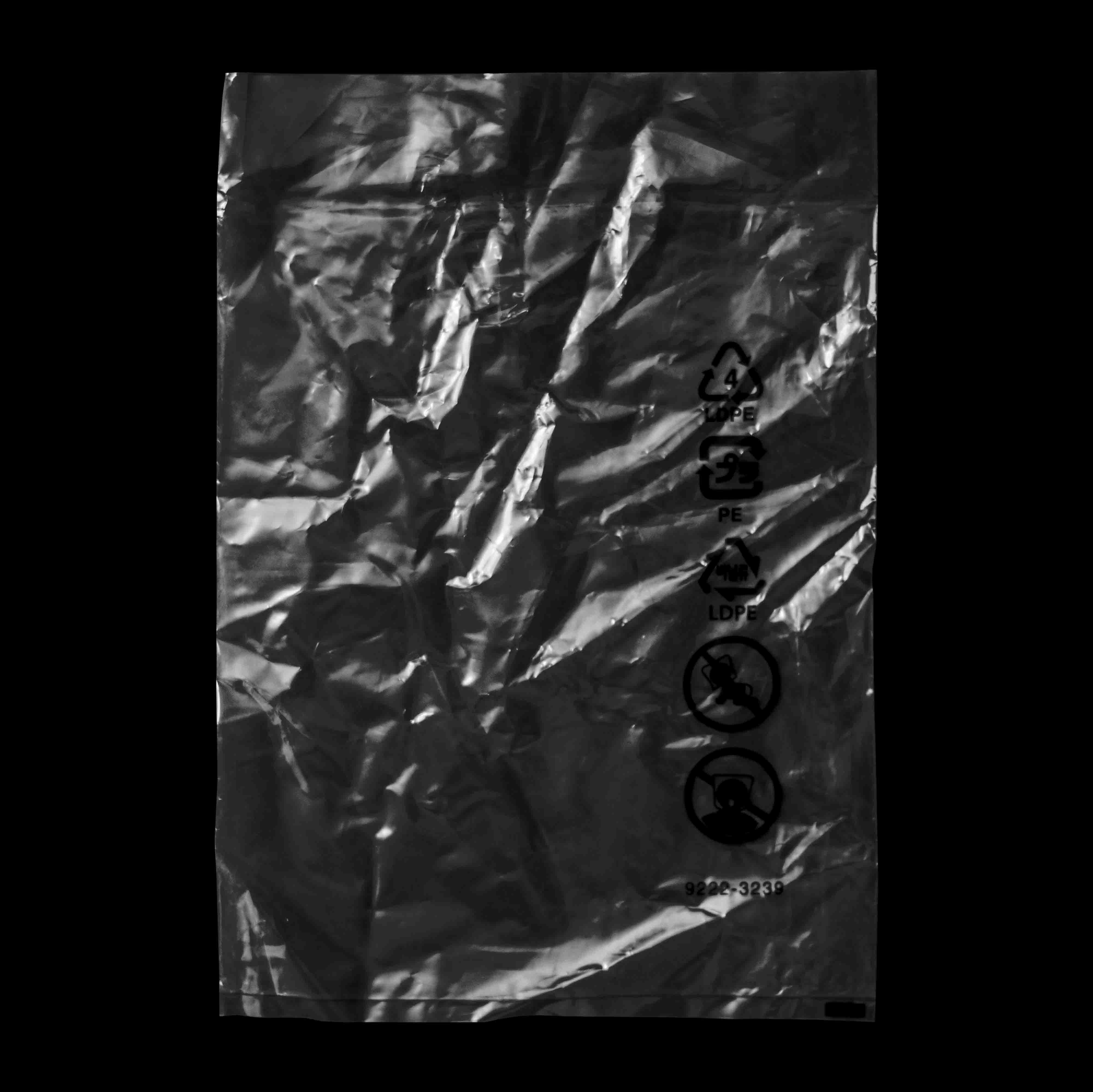 塑封膜塑料膜样机 vato_raro-plastic-bag-mockup-1