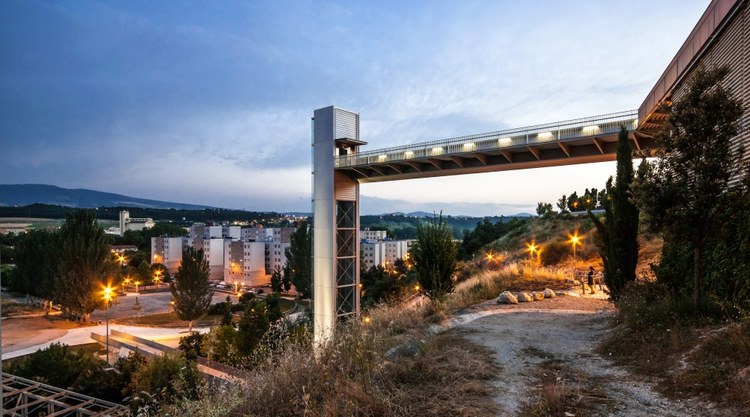 西班牙,极简主义的Echavaoiz城市电梯/AH Asociados建筑事务所